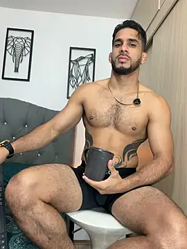Maximiliano ford online show from May 17, 2026, 10:44 am