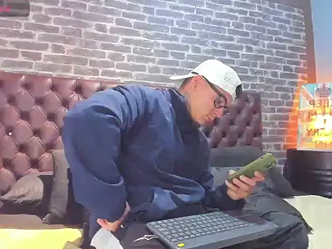 Max Stron111 online show from January 9, 2026, 1:47 pm