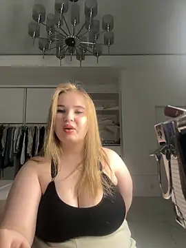 Snapshot of Amy_Sky_ chatting on March 18, 2025, 7:10 pm Amy Sky online show from March 18, 2025, 7:10 pm