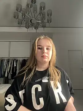 Snapshot of Amy_Sky_ chatting on March 19, 2025, 4:02 pm Amy Sky online show from March 19, 2025, 4:02 pm