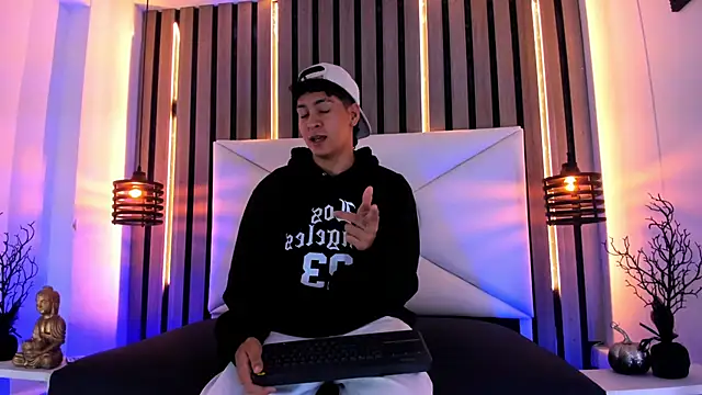 Jhojan twink online show from October 29, 2025, 11:45 am