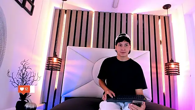 Jhojan twink online show from November 9, 2025, 12:36 pm