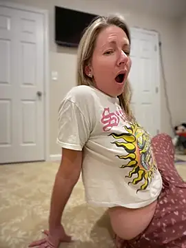 LittleMsMILF online show from February 24, 2026, 6:55 am