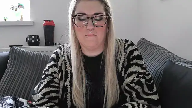 Sizzling Indie36 online show from November 18, 2025, 2:54 pm