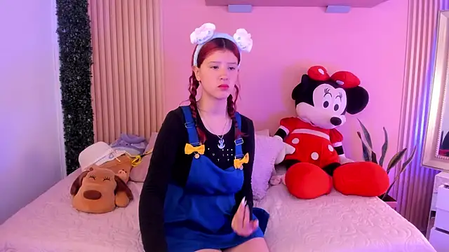 Snapshot of Sophie_joyy chatting on September 8, 2025, 2:38 pm Sophie joyy online show from September 8, 2025, 2:38 pm