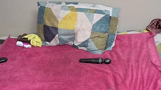 spicybootie online show from March 6, 2026, 2:35 pm