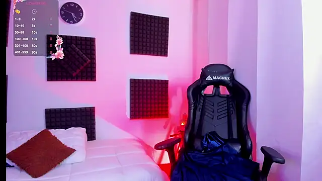 hannarusso online show from October 2, 2025, 9:22 pm