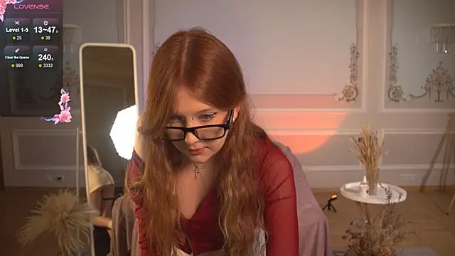 AmberPaws online show from December 4, 2025, 5:50 am