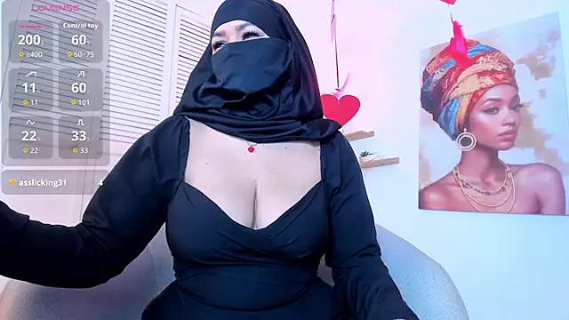 Layla arabelle online show from February 15, 2026, 7:32 pm