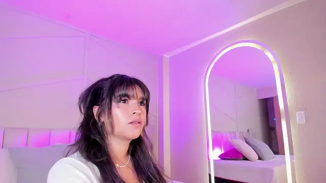 Eimmy bm online show from October 11, 2025, 7:12 pm