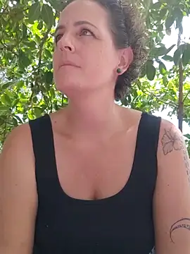 emiliemilf online show from March 12, 2026, 8:37 pm