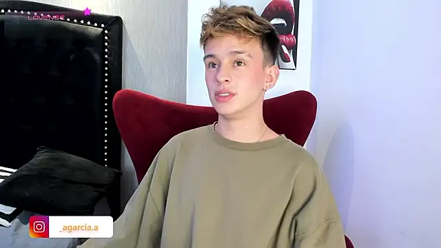 LiamWildx20 online show from February 9, 2026, 3:54 am