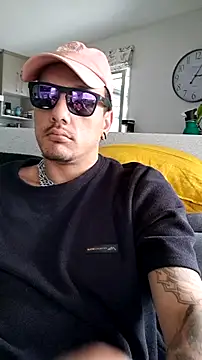 TAIZ69WORLD online show from September 18, 2025, 2:57 am