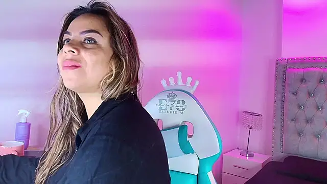 Lia adamsss online show from March 15, 2026, 3:56 am