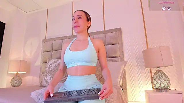 laurencarter1 online show from November 8, 2025, 3:29 am