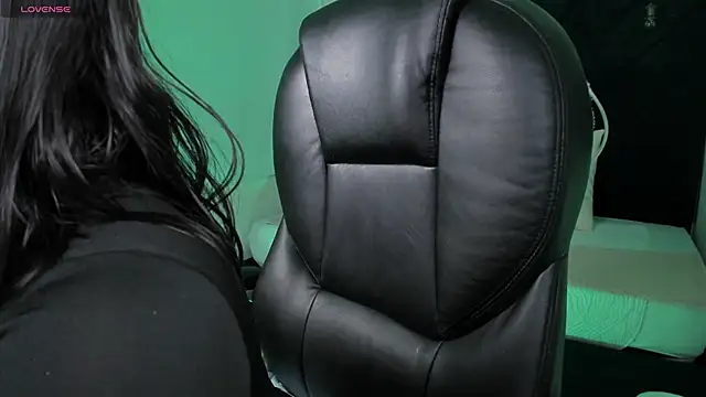 abby roux online show from October 31, 2025, 3:07 am