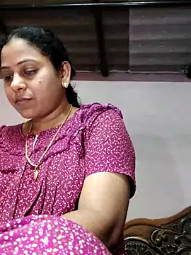 Snapshot of JENNIFERtamil chatting on April 3, 2026, 7:39 am JENNIFERtamil online show from April 3, 2026, 7:39 am