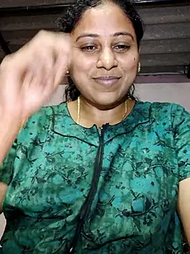 Snapshot of JENNIFERtamil chatting on April 7, 2026, 7:42 am JENNIFERtamil online show from April 7, 2026, 7:42 am