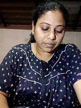 Snapshot of JENNIFERtamil chatting on April 8, 2026, 7:41 am JENNIFERtamil online show from April 8, 2026, 7:41 am