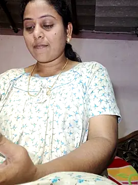 Snapshot of JENNIFERtamil chatting on April 11, 2026, 7:45 am JENNIFERtamil online show from April 11, 2026, 7:45 am