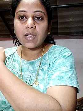 Snapshot of JENNIFERtamil chatting on April 16, 2026, 7:42 am JENNIFERtamil online show from April 16, 2026, 7:42 am