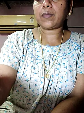 Snapshot of JENNIFERtamil chatting on May 21, 2026, 1:18 pm JENNIFERtamil online show from May 21, 2026, 1:18 pm