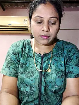 Snapshot of JENNIFERtamil chatting on May 25, 2026, 7:47 am JENNIFERtamil online show from May 25, 2026, 7:47 am