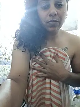 Snapshot of JENNIFERtamil chatting on June 3, 2026, 8:50 am JENNIFERtamil online show from June 3, 2026, 8:50 am