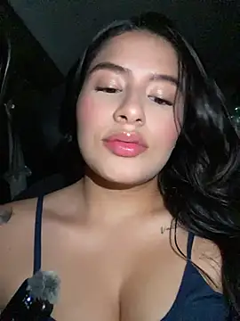 Snapshot of andrea_gomes_ chatting on April 28, 2026, 5:23 am andrea gomes online show from April 28, 2026, 5:23 am