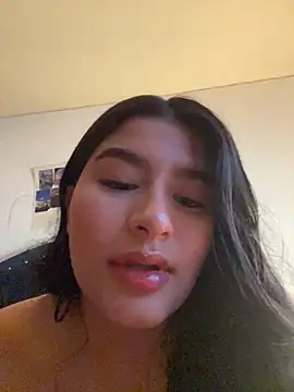 Snapshot of andrea_gomes_ chatting on May 18, 2026, 7:14 am andrea gomes online show from May 18, 2026, 7:14 am