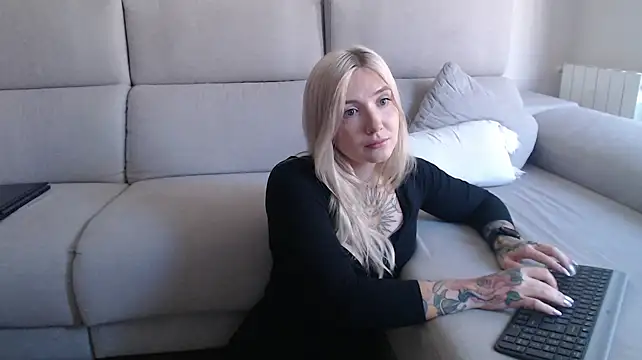 tattoobbgirl online show from September 22, 2025, 11:12 am