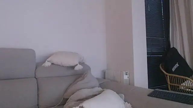 tattoobbgirl online show from October 24, 2025, 5:31 pm