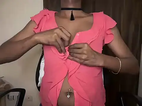 Snapshot of DarkFantAssy69 chatting on March 17, 2025, 5:49 pm DarkFantAssy69 online show from March 17, 2025, 5:49 pm