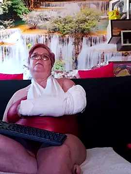 QueenPammy1 online show from March 8, 2025, 1:36 pm