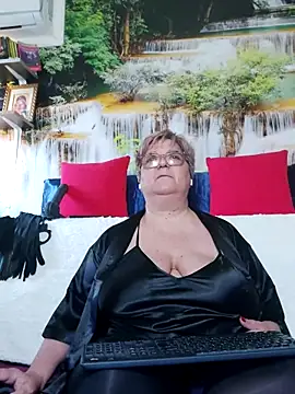 QueenPammy1 online show from November 22, 2025, 6:34 am