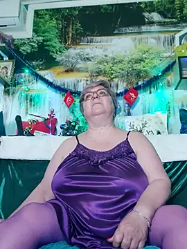 QueenPammy1 online show from December 22, 2025, 11:40 am