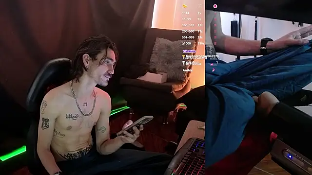 Snapshot of Aaron_malikk chatting on March 15, 2026, 4:02 pm Aaron malikk online show from March 15, 2026, 4:02 pm