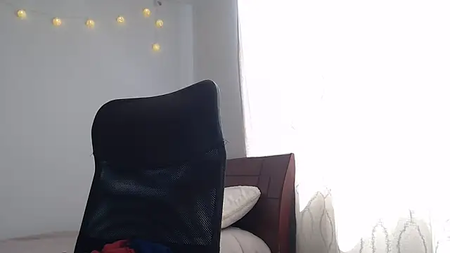 nalafoster online show from September 26, 2025, 2:54 pm