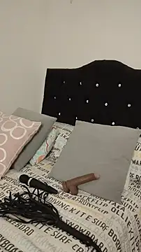 Elowyn online show from November 23, 2025, 2:22 am