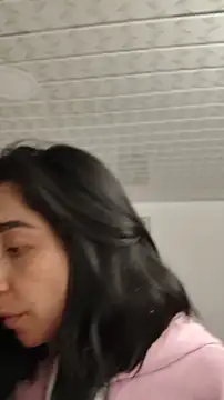 Elowyn online show from April 26, 2026, 2:09 am