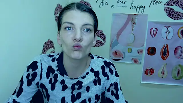 VanessaRey  online show from March 21, 2025, 7:44 am