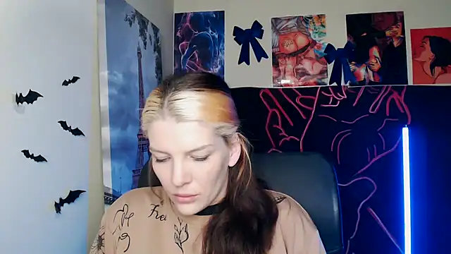 VanessaRey  online show from April 18, 2026, 5:55 am