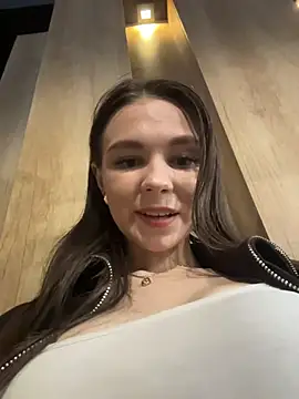 MilaBee online show from March 16, 2026, 7:45 am