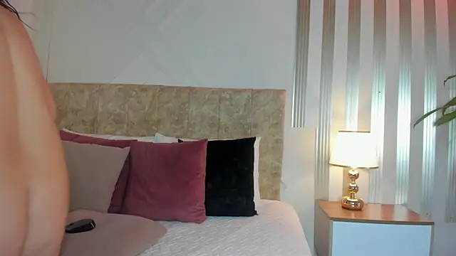 Snapshot of angelinarouse_ chatting on October 20, 2025, 12:44 am angelinarouse  online show from October 20, 2025, 12:44 am