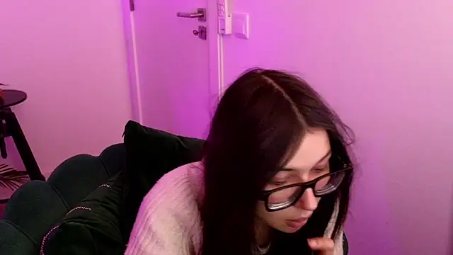 DillionHarpery online show from March 22, 2025, 12:06 am