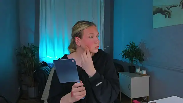 Jes Solar online show from October 15, 2025, 3:12 pm