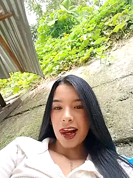 adrianagilton online show from September 8, 2025, 2:27 pm