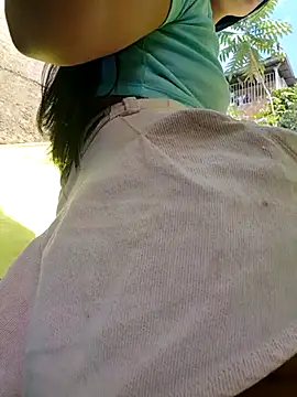 adrianagilton online show from October 2, 2025, 3:08 pm