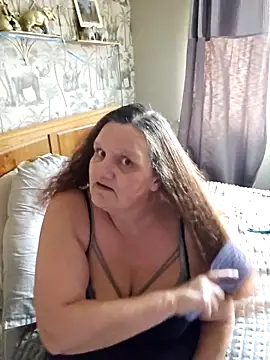 Snapshot of MissQueenBeex chatting on February 21, 2026, 11:22 am MissQueenBeex online show from February 21, 2026, 11:22 am