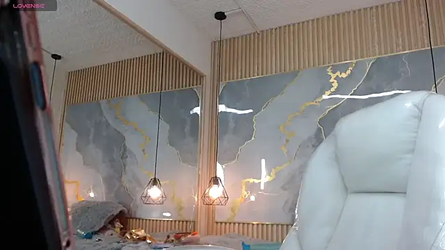 nei girl online show from February 26, 2026, 11:42 am